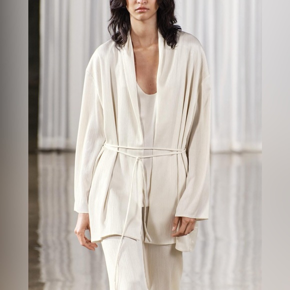 BNWT 2 pc. Pleated jacket & pants set. Size S. - Picture 2 of 7